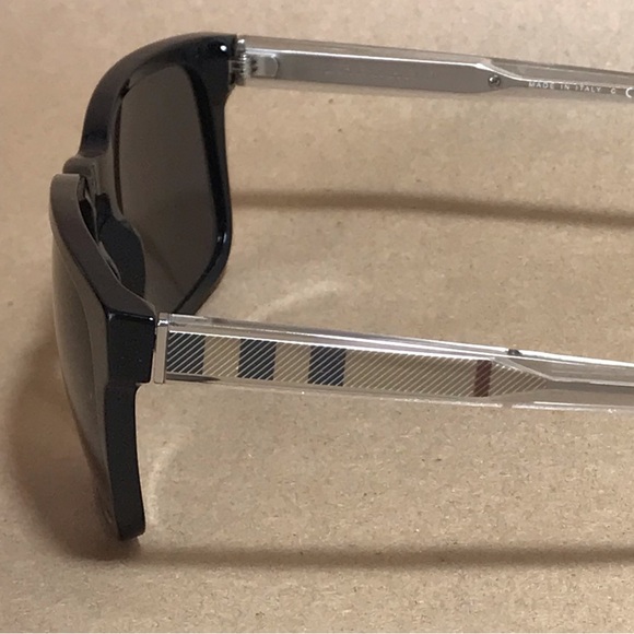 Burberry Black B 4222 Classic Polarized Sunglasses with Black Case - Picture 7 of 16